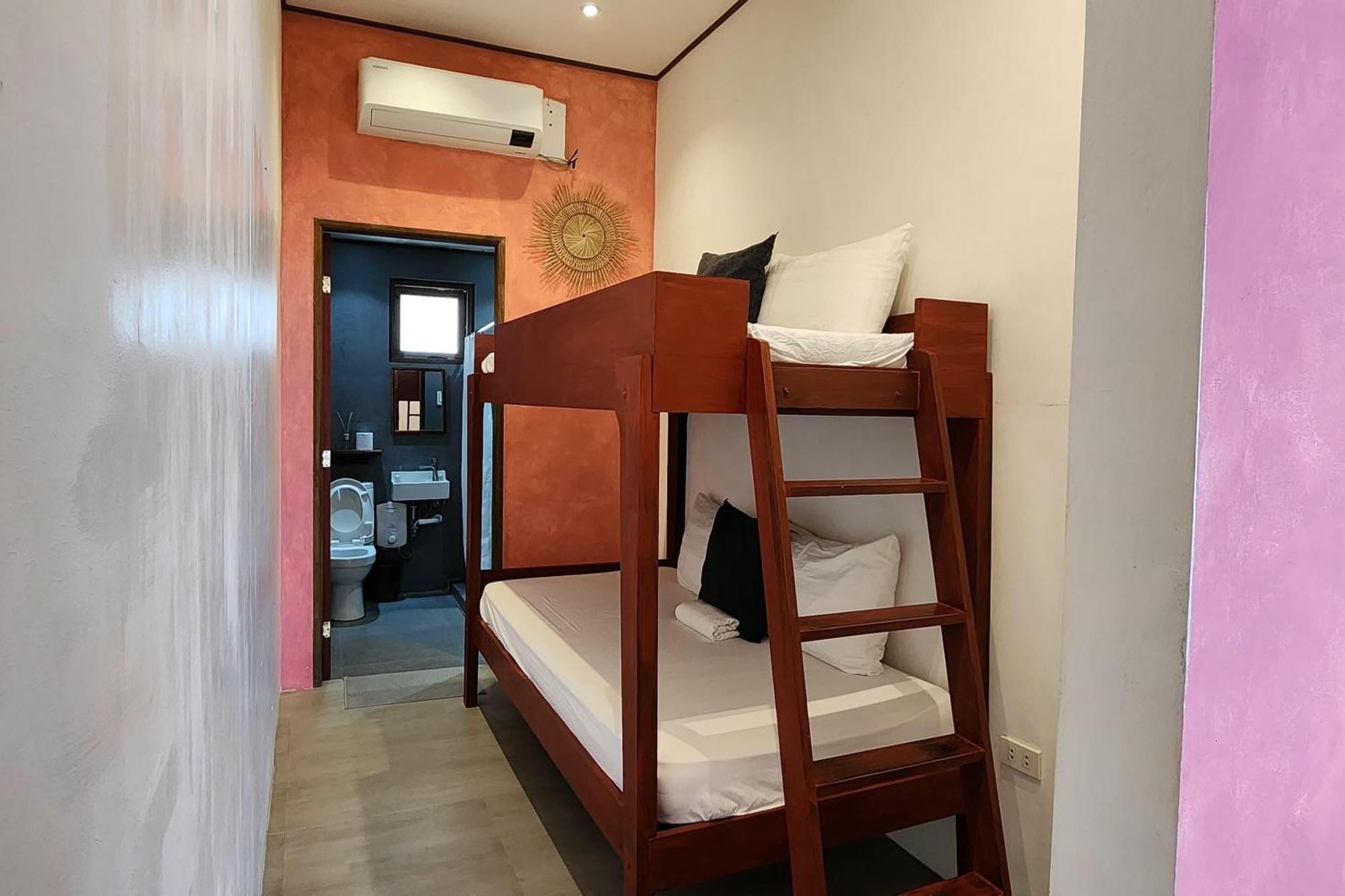Sirom Beach House Tambobong Экстерьер фото