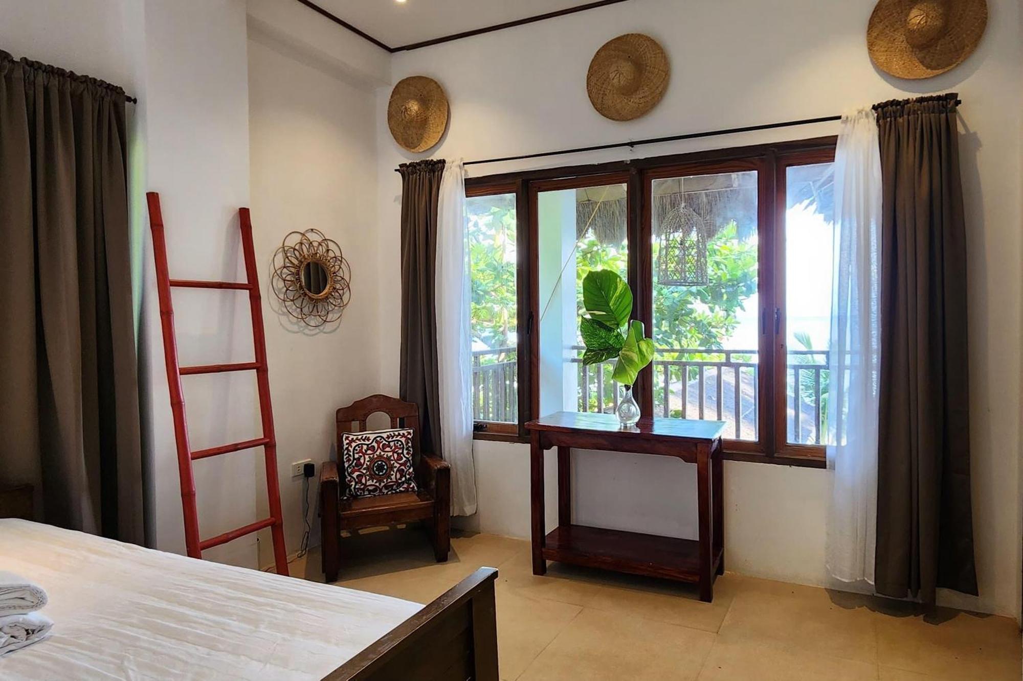 Sirom Beach House Tambobong Экстерьер фото